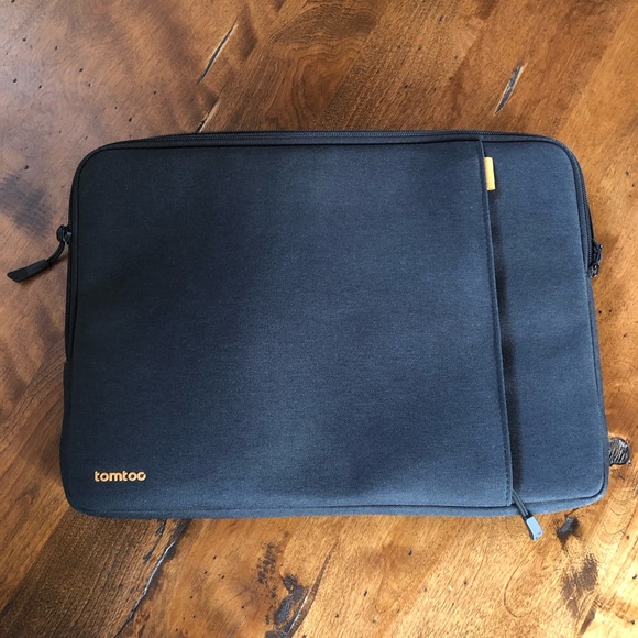 15” Tomtoc Laptop Case - Picture 1 of 4